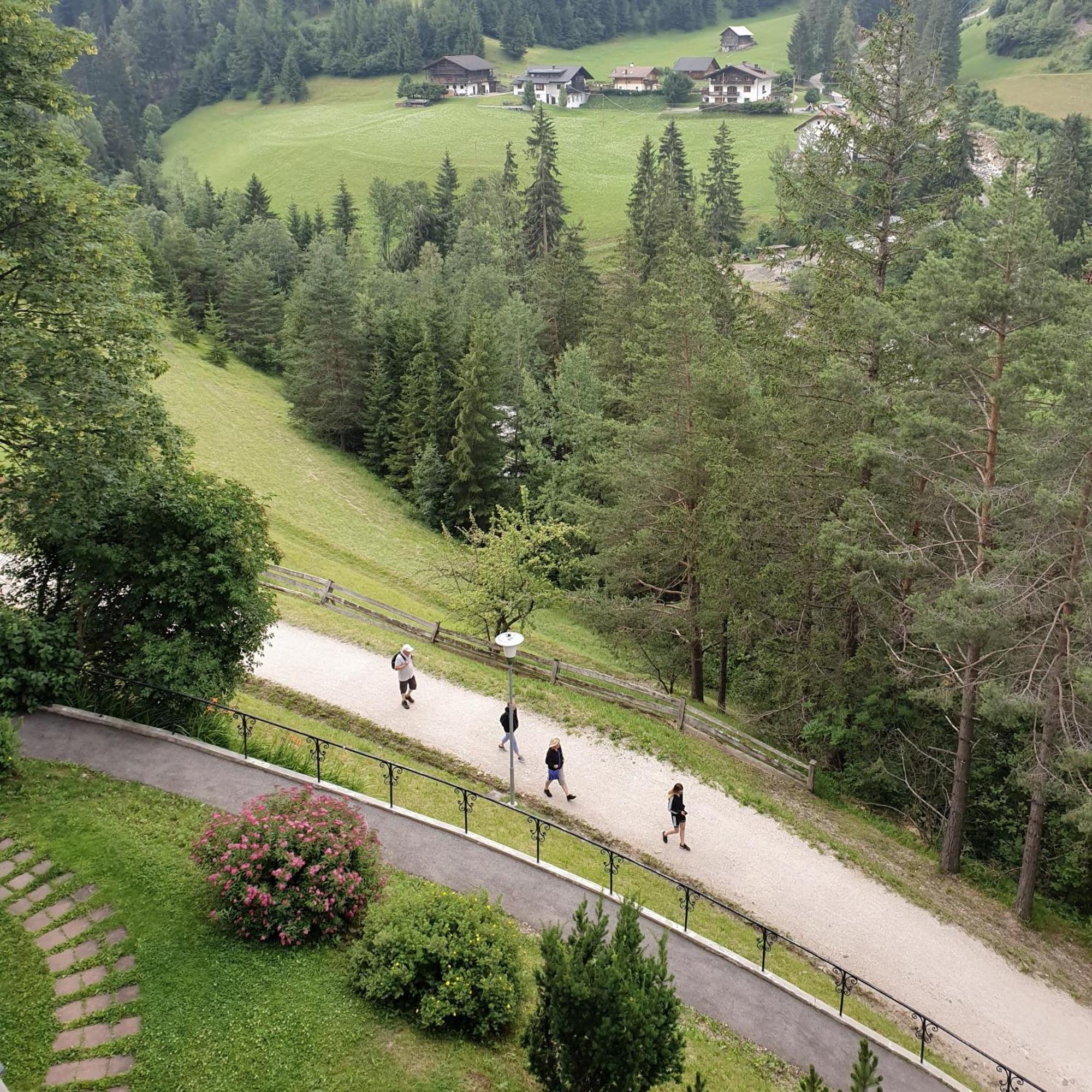 Chalet Hotel Hartmann - Adults Only Ortisei Exteriör bild
