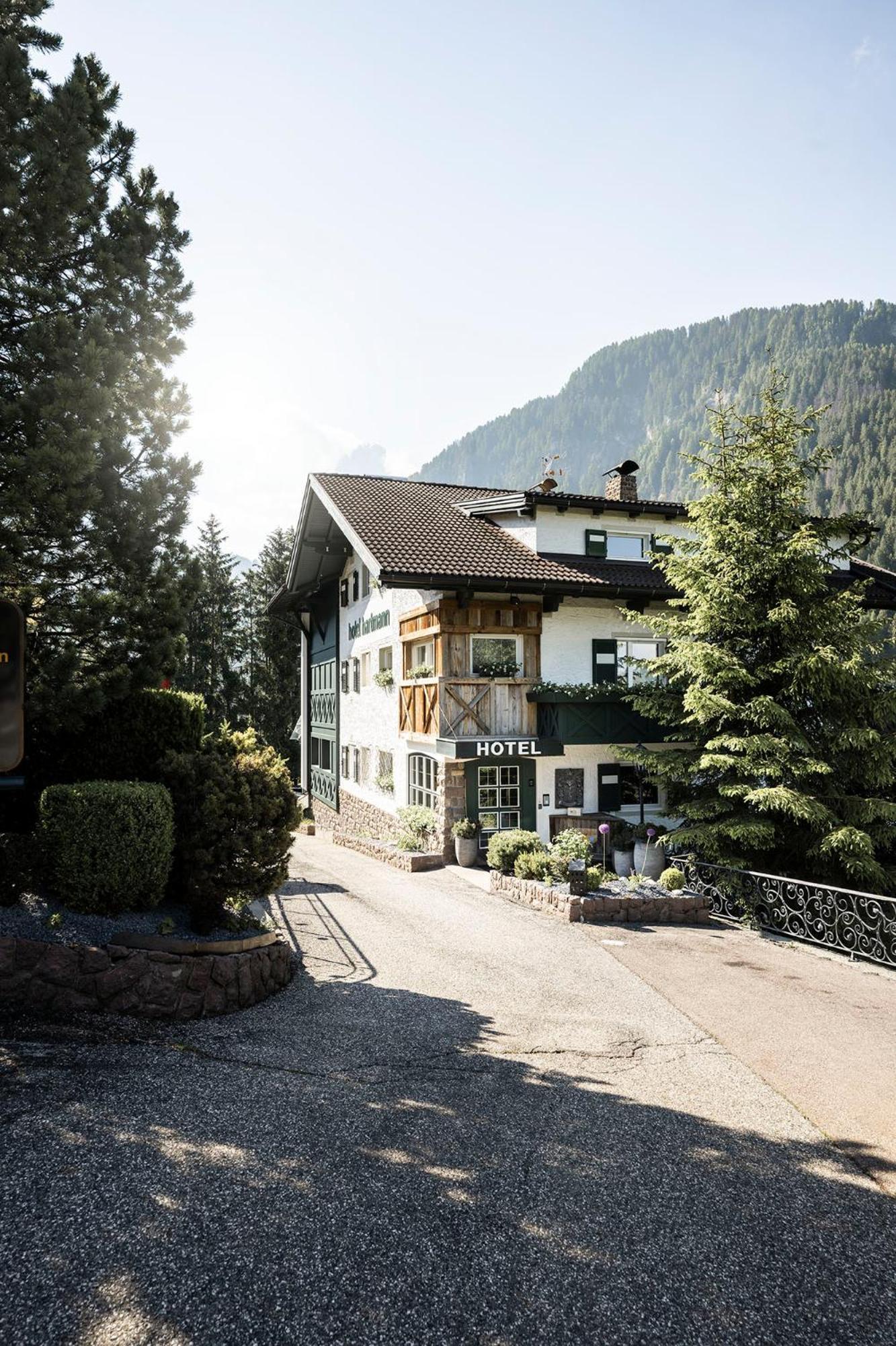 Chalet Hotel Hartmann - Adults Only Ortisei Exteriör bild